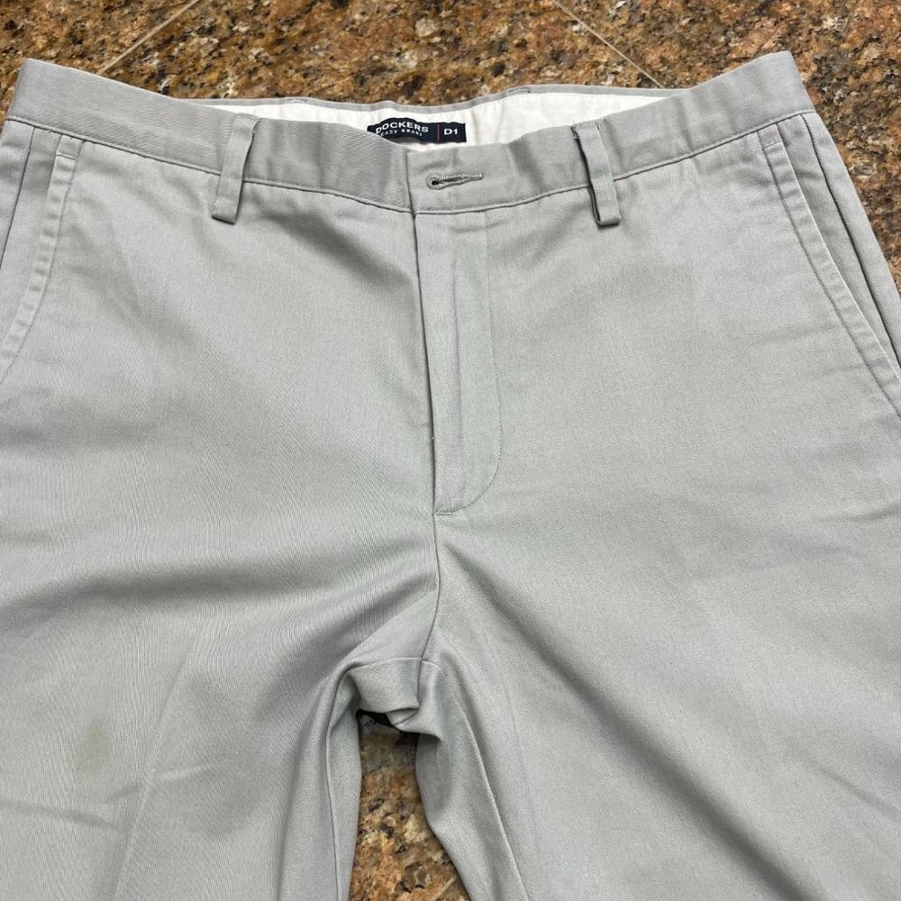 Dockers Easy Khaki D1 Men Beige Pants Straight Fit 34x34 Preowned Good Condition - Picture 9 of 10